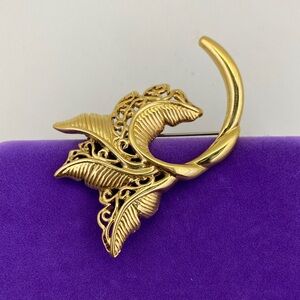 💛 Vintage Butler Gold Plated Leaf Curl Brooch | Botanical Beauty